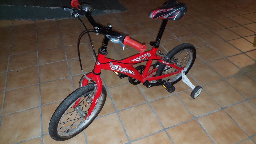 Bicicleta de criança com rodinhas