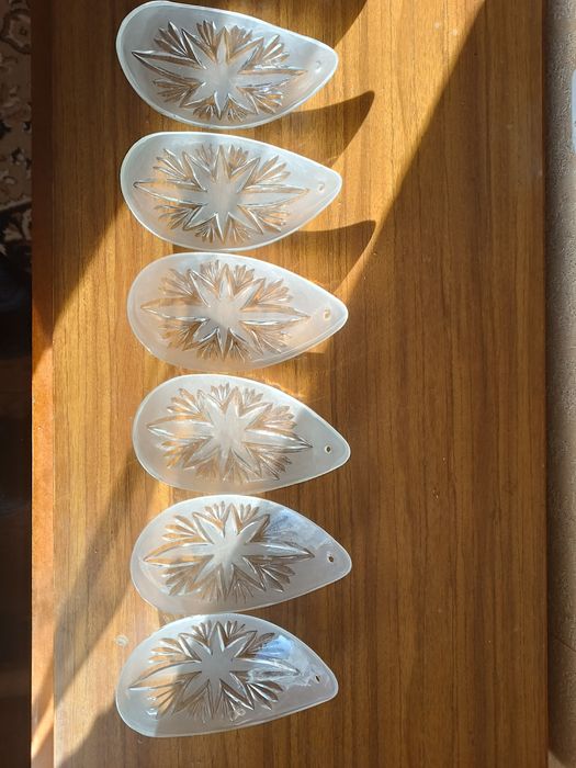 Кришталеві запчастини до люстри або бра 70 років