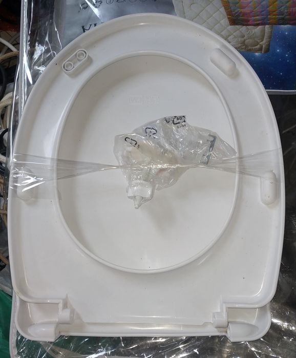 Покришки для унітазів  ,