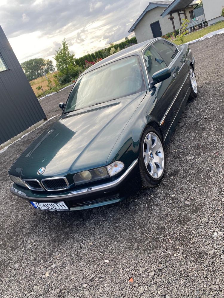 Bmw E38 V8 730i seria 7 e39 e46