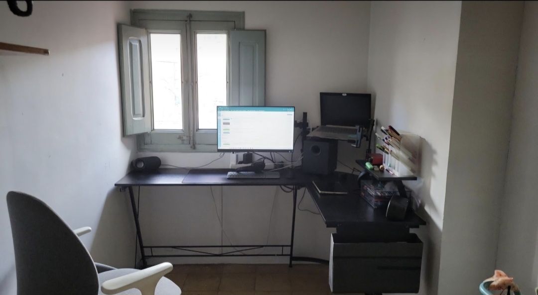 Mesa de gaming de canto preta secretária - 127 x 167 cm