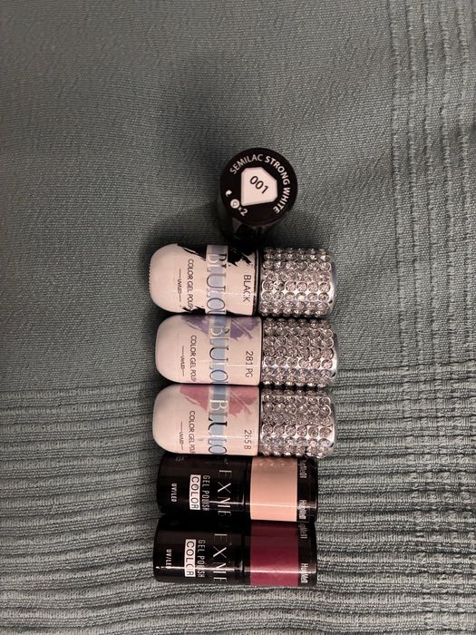 Zestaw kolorowych lakierow hybrydowych