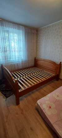 Продам двоспальне ліжко з дерева 200×160