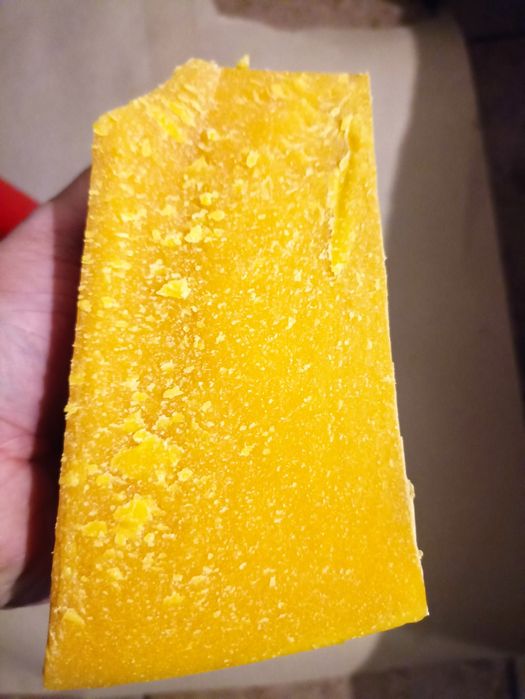 Przerób wosku na węzę, węza pszczela