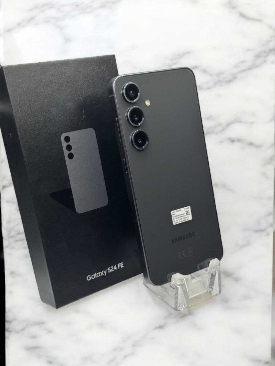 Смартфон Samsung Galaxy S24 FE 8/128GB Graphite