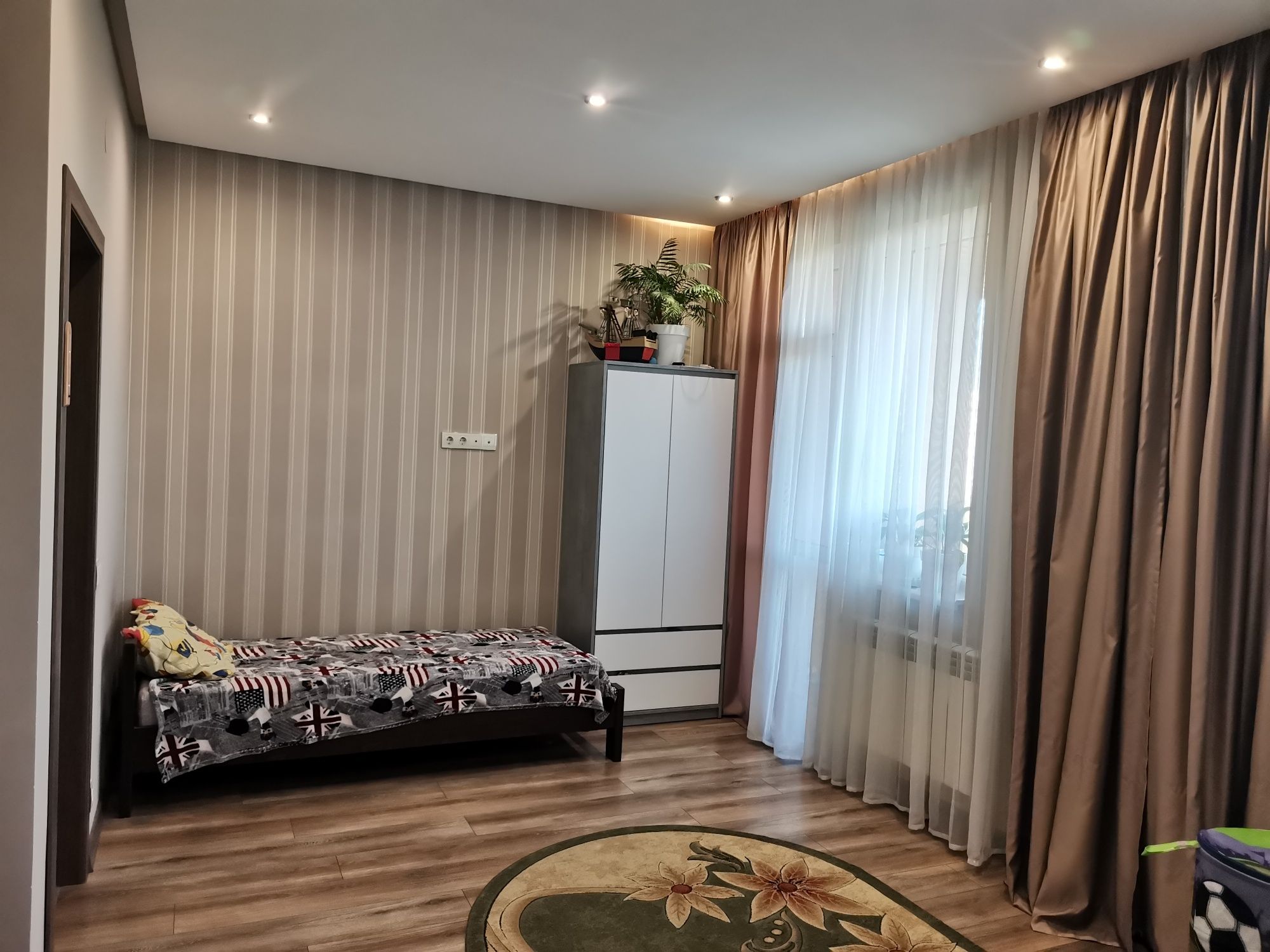 Продам дворівневу квартиру