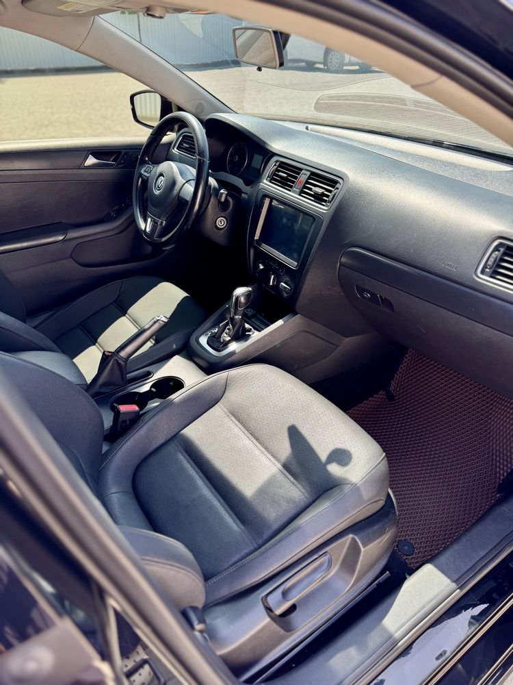 Volkswagen Jetta 2011 VI покоління