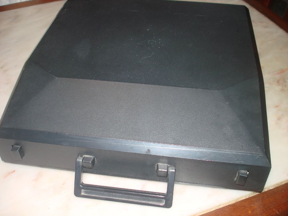 Vendo Máquina de Escrever Antiga