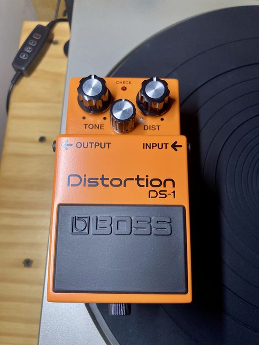 Pedais Boss, Fender, Mooer…