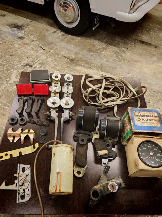 Trabant części pasy felgi licznik mieszalnik klamki  popielniczka gumy