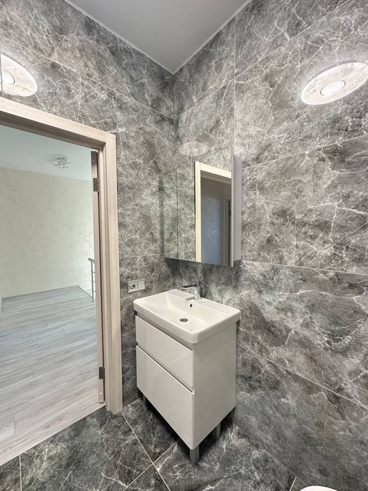 Новий ТАУНХАУС з новим ремонтом, м.Буча, вул.Києво-Мироцька.