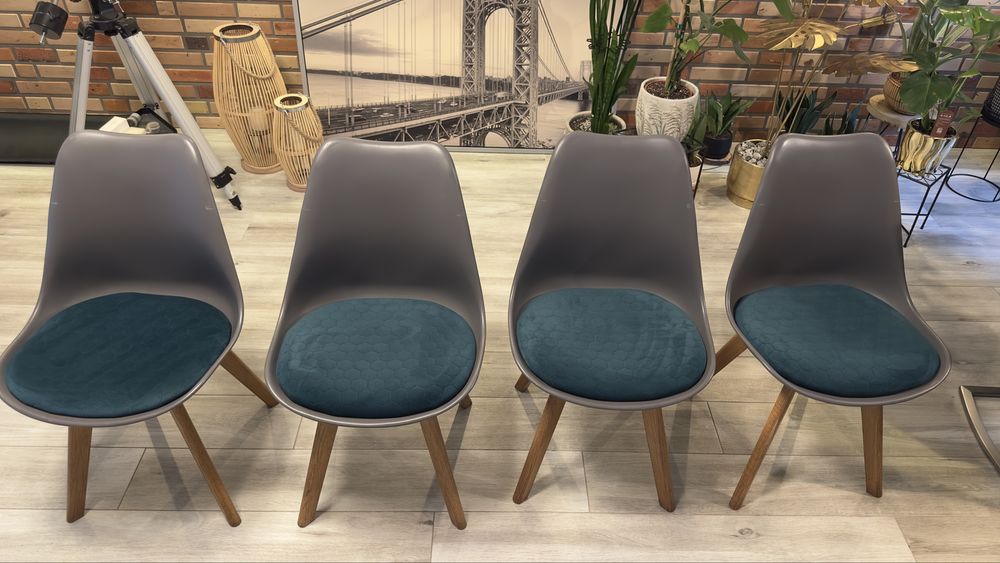 4 krzesla do kuchni lub jadalni