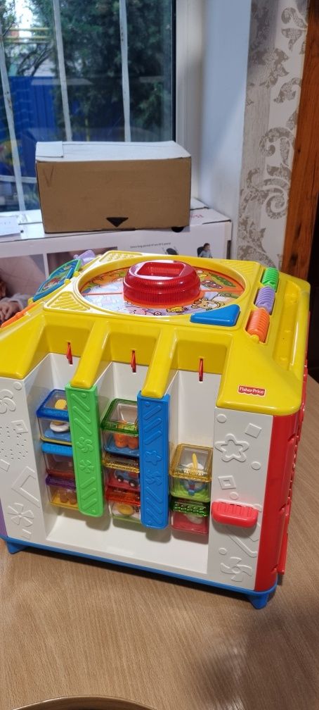 Бизи куб c кубиками Fisher Price