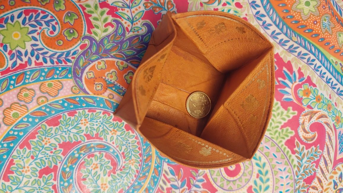 Porta moedas marroquino em pele