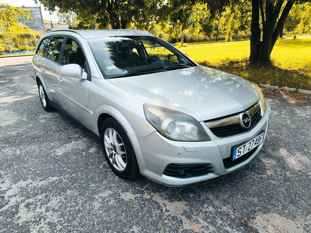 Opel Vectra 1.9 CDTI  długie opłaty skóra nawigacja Xenon