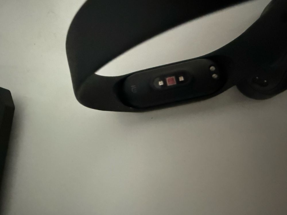 Smartwatch Mi Band zegarek czarny ładowarka