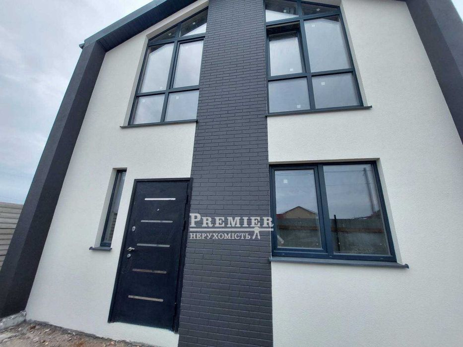 Продам 2-х поверховий будинок в Лісках