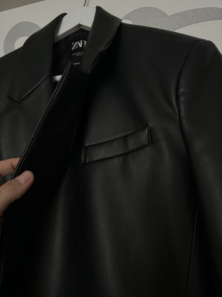 Піджак жакет Zara із еко шкіри розмір S