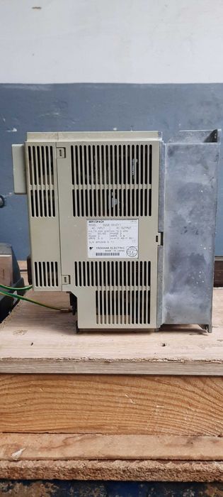 Сервопривід осі верстату R321