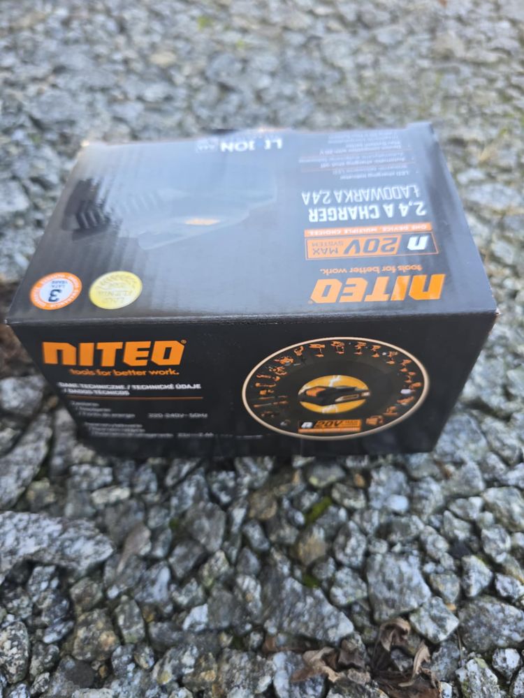 Ładowarka NITEO 2,4A 20v