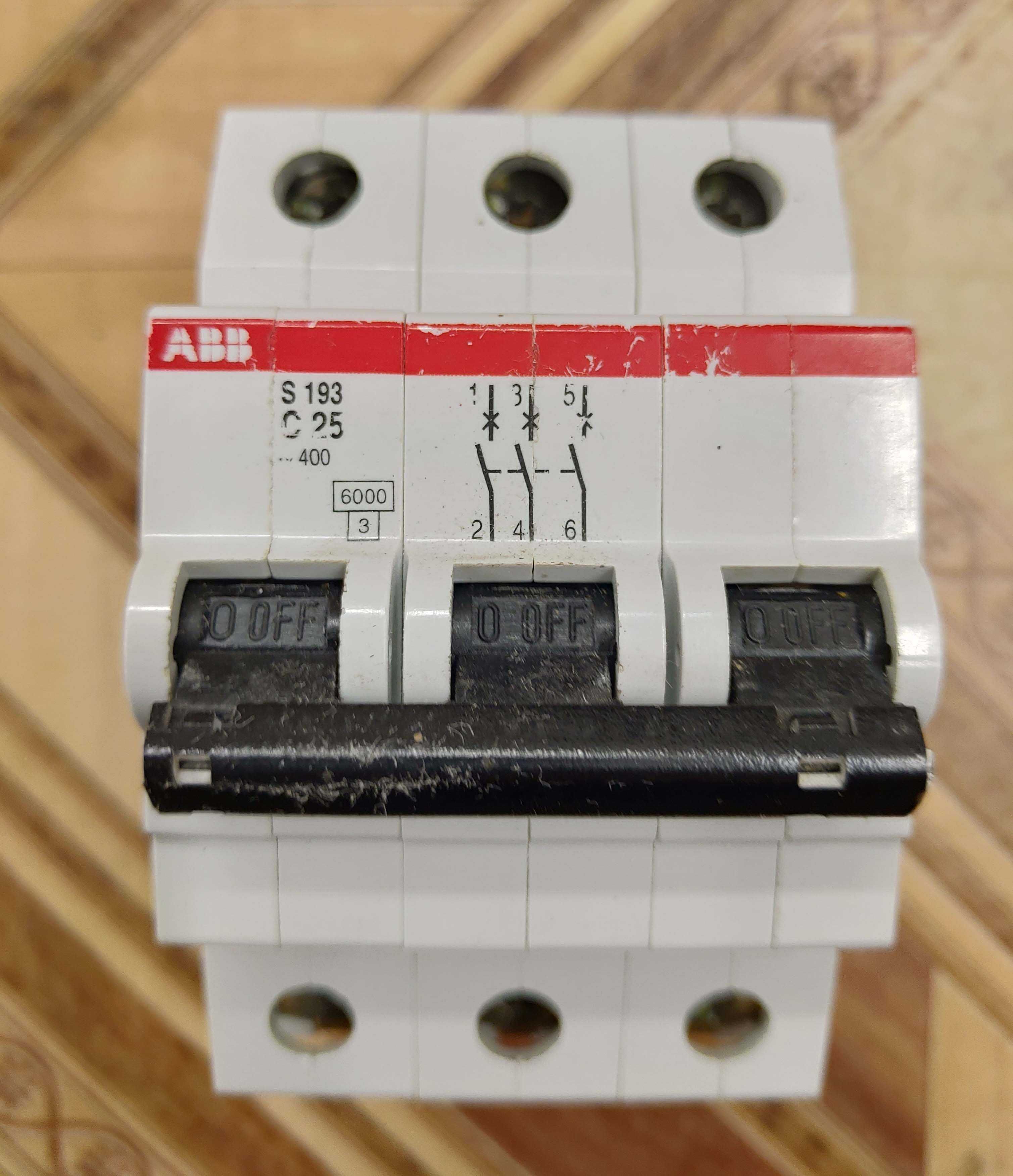 Автоматический выключатель ABB S193 3P C25 6 kA