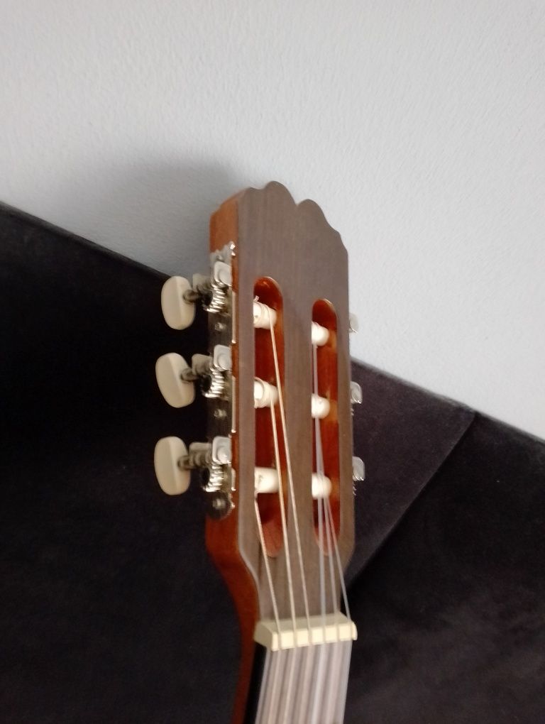 Gitara z pokrowcem