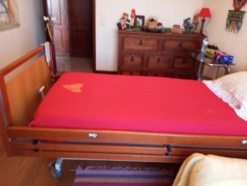 Cama Articulada Elétrica Invacare SB 755