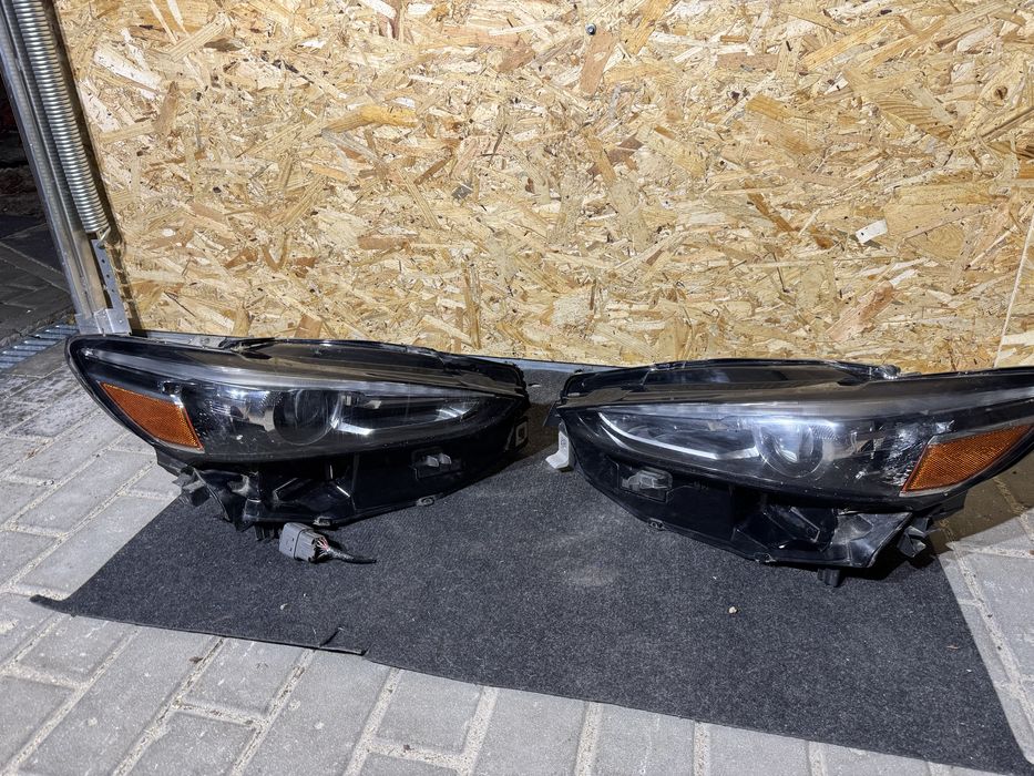 Lampy przód mazda 6 gl led uszkodzone komplet