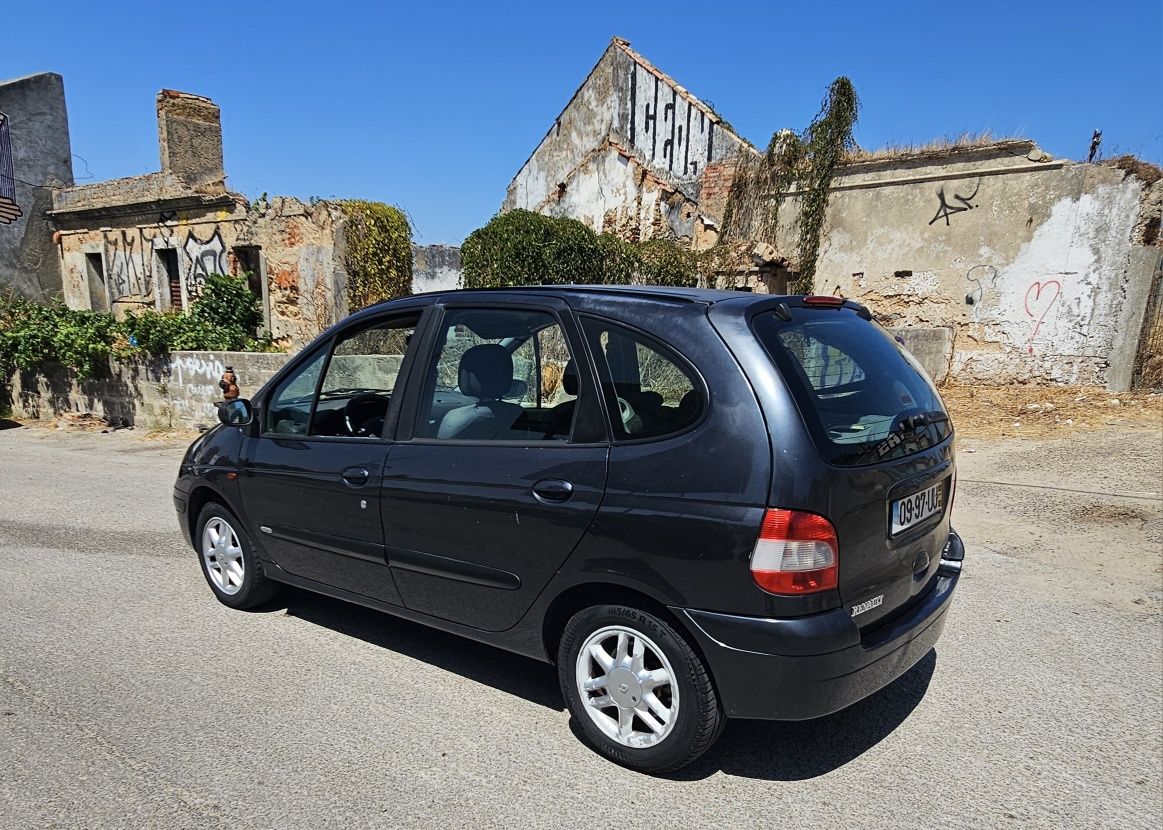 Renault Scenic 1.4 16 válvulas ano 2003 a gasolina