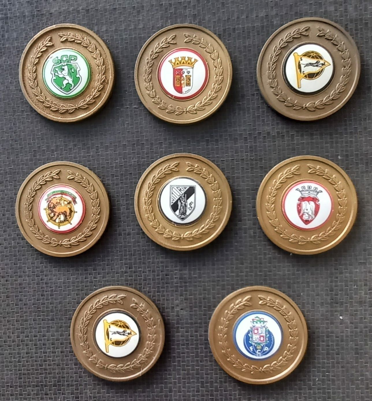 Conjunto de 8 medalhas da Frisumo da 1. Divisão época 88/89