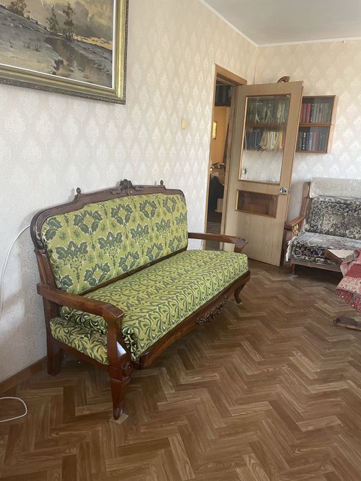 Диван винтажный для гостинной