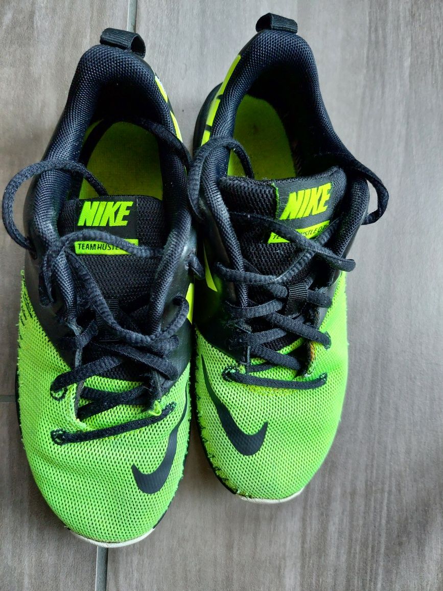 Buty sportowe Nike 33,5