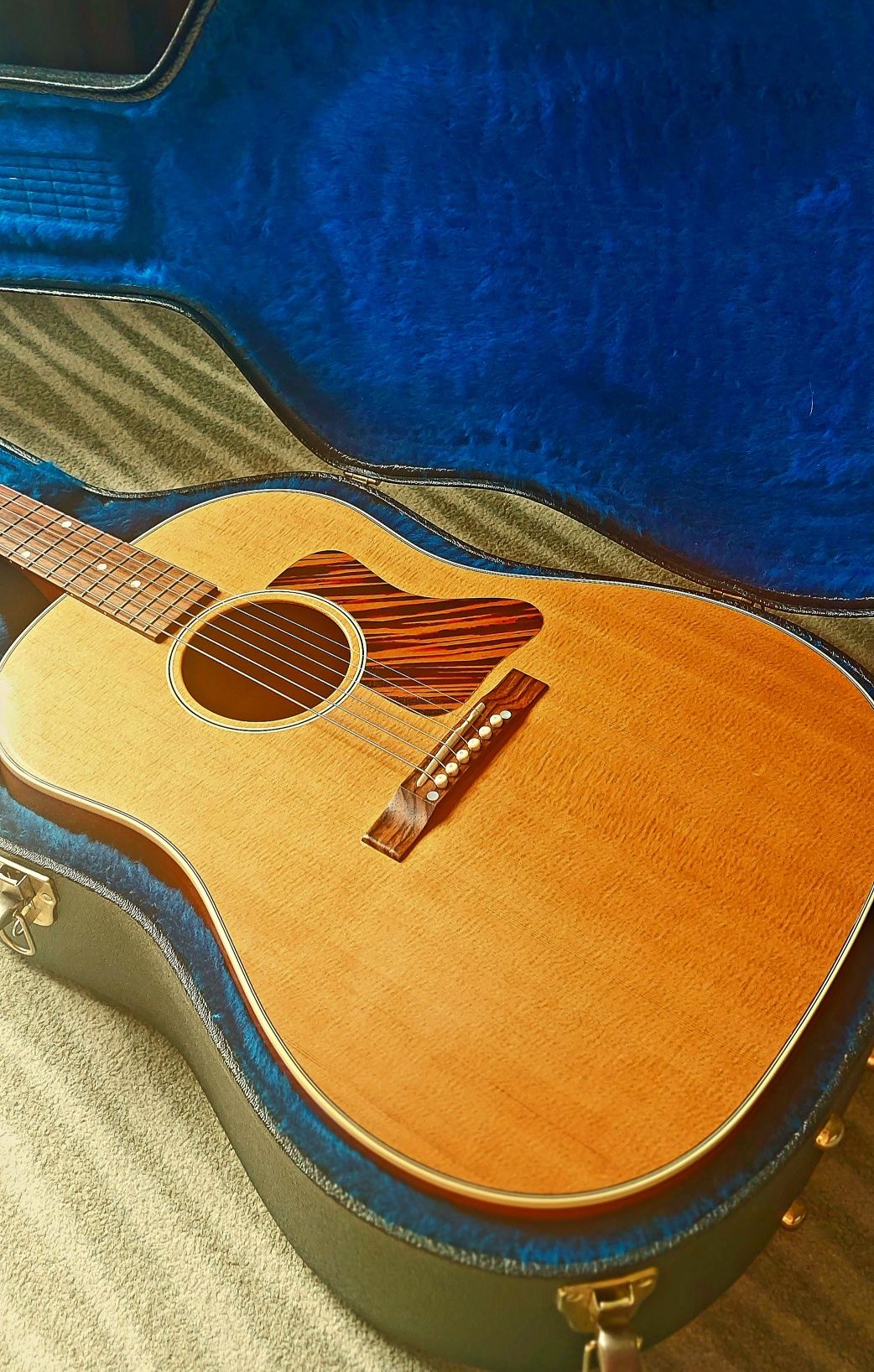 Gibson j35 Antique Natural