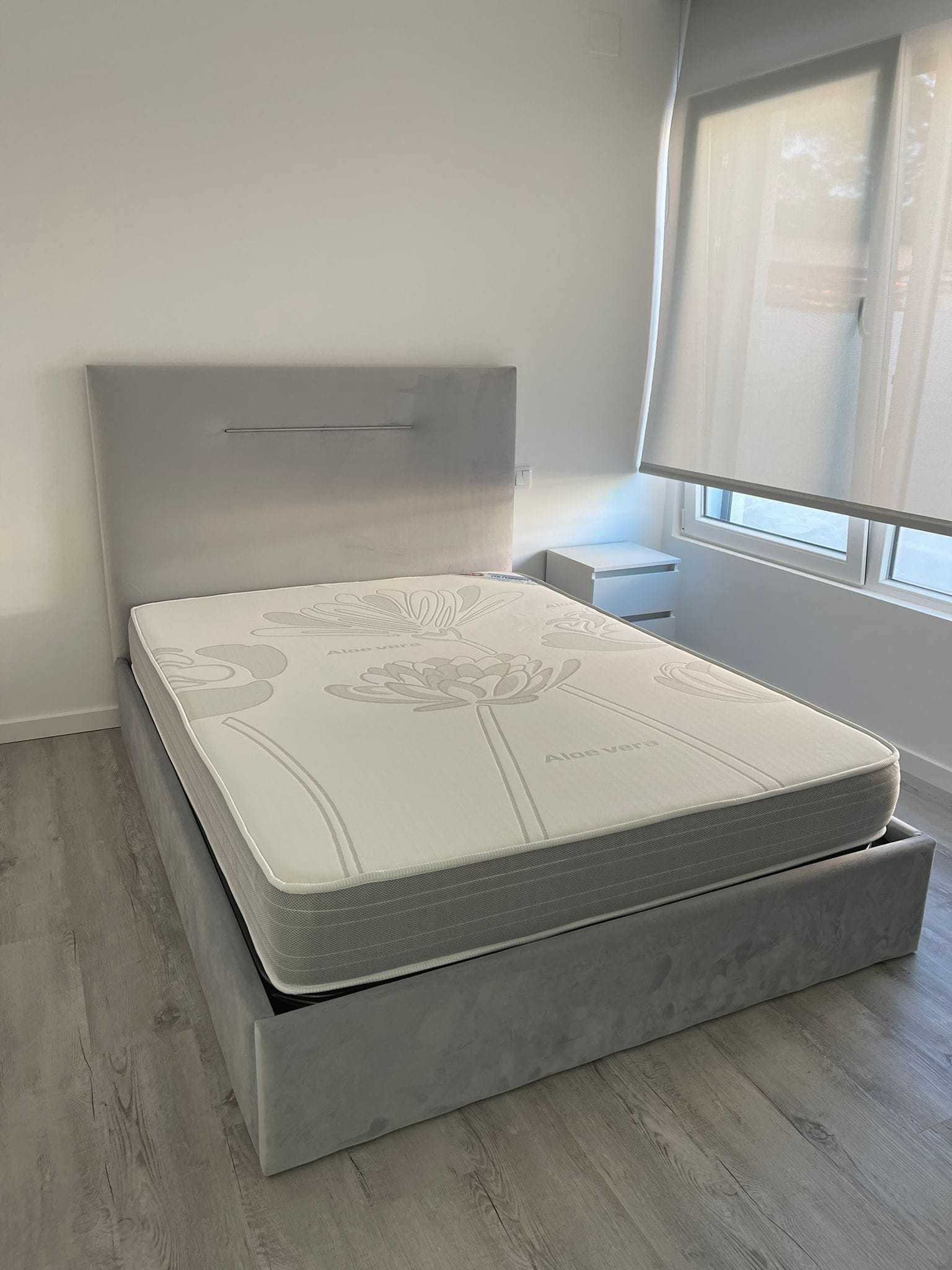 Cama Linear 190x140 com estrado + OFERTA de Colchão Simplex