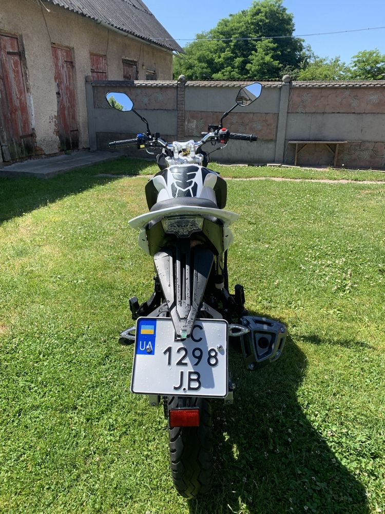 Spark 200 r-28.