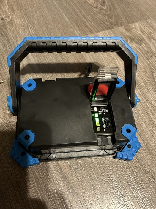 Ліхтар -прожектор з павербанком 6600mAh Workzone(Німеччина)