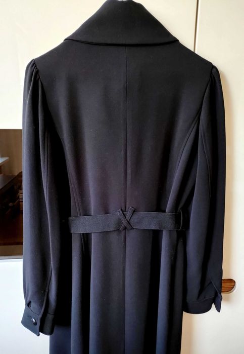 Nowy, elegancki płaszcz wiosenno/ jesienny w kolorze czarnym. Polecam.