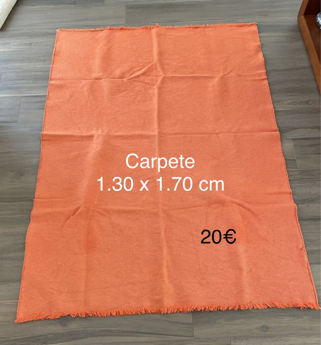 Vendo carpete laranja