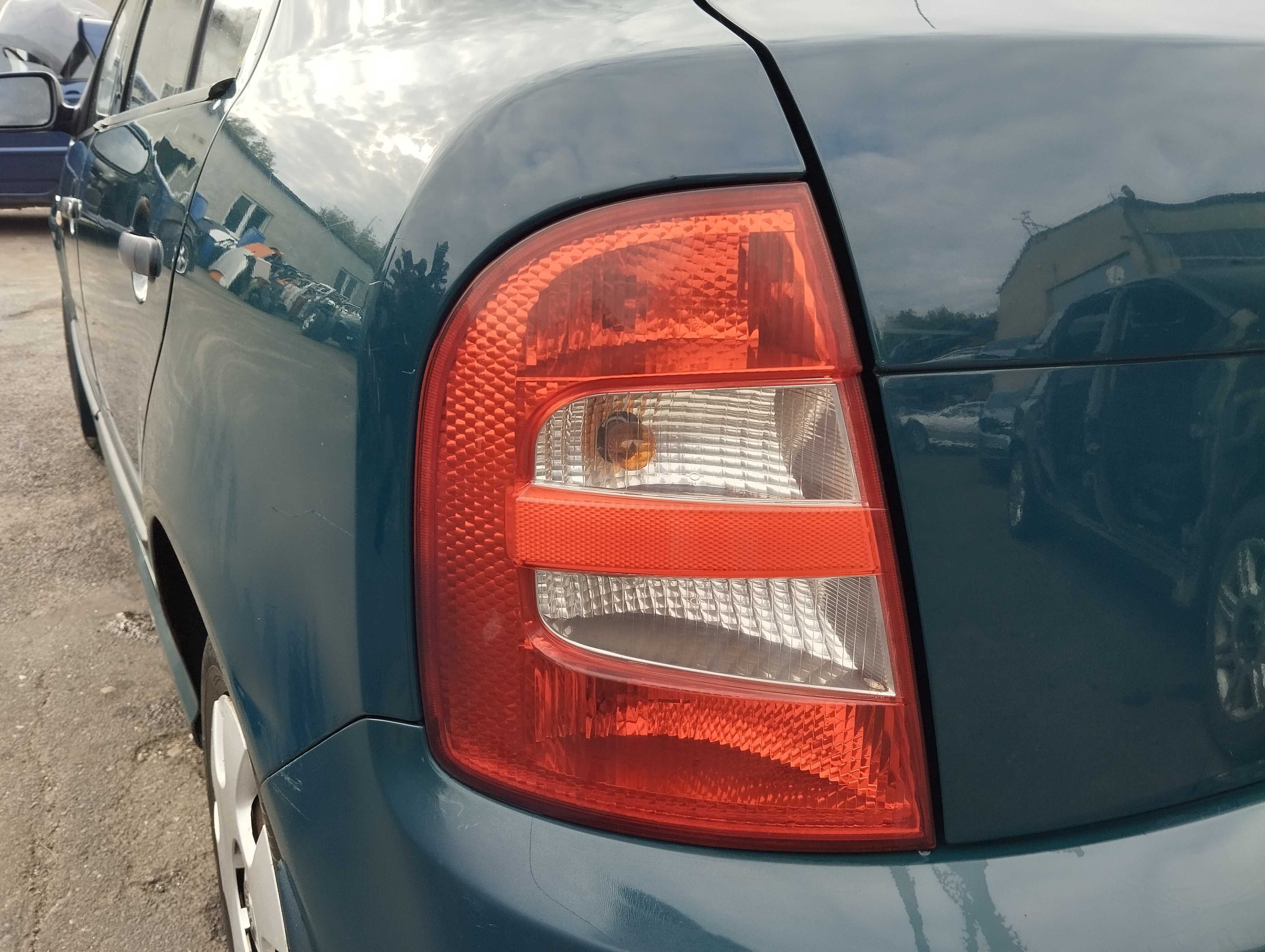 Skoda Fabia 5D 1.4MPi 2000 r.Lampa tylna lewa.