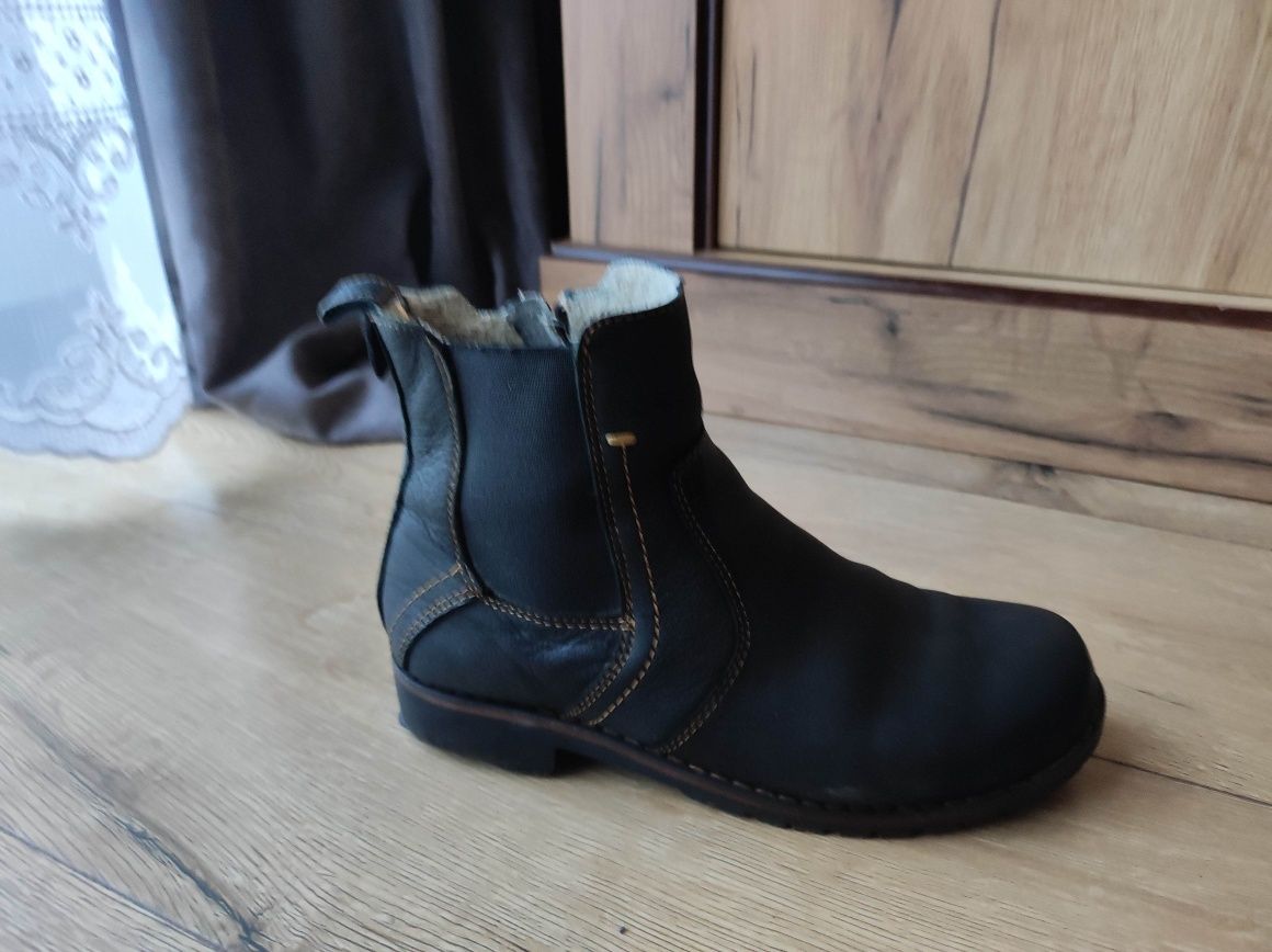 Botki skórzane Lasocki.