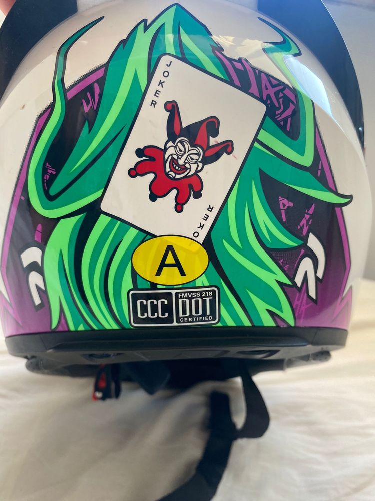 Vendo capacete unissex em bom estado