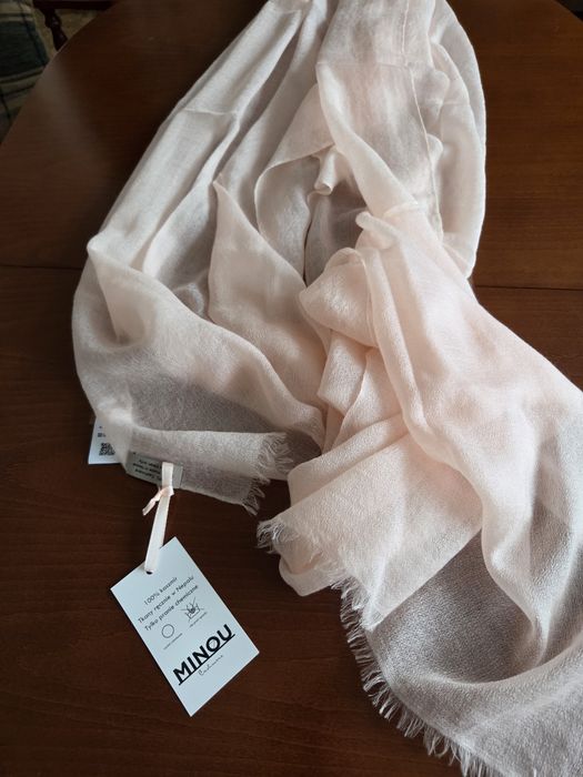 Szal z oryginalnego kaszmiru wykonany w Nepalu