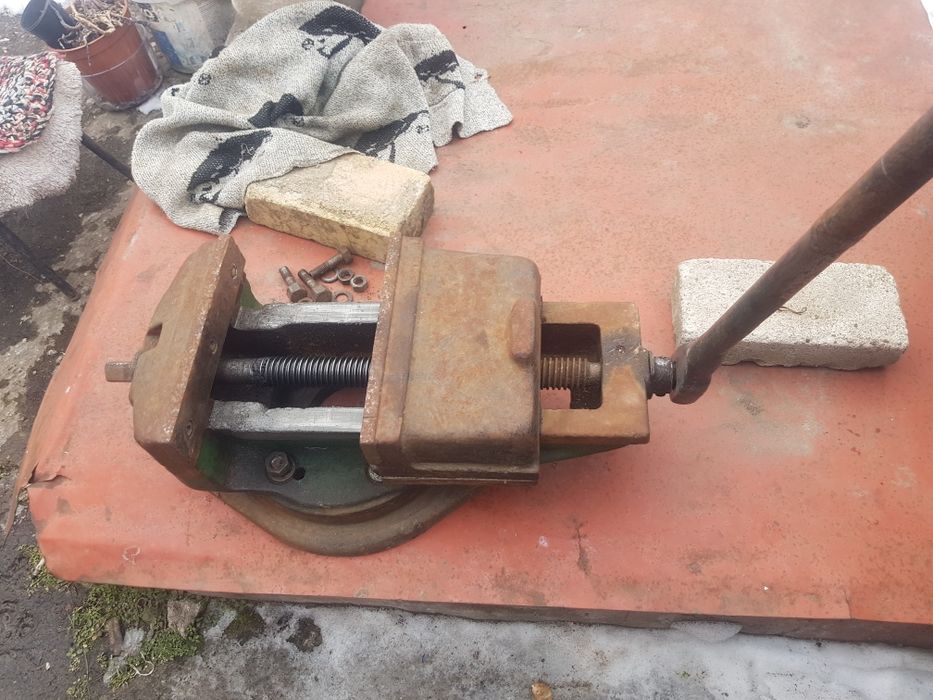 Станочные тиски 250