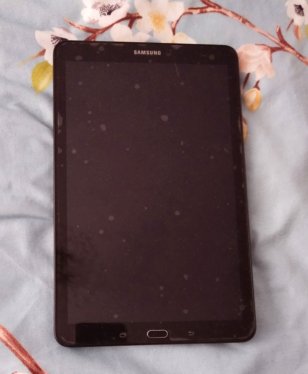 Продам планшет Samsung Galaxy Tab E