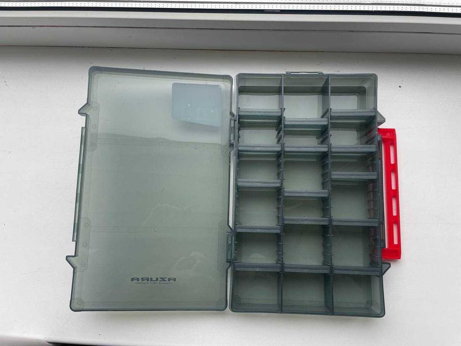 Риболовна коробка Azura + в подарунок 2 сталевих повідці