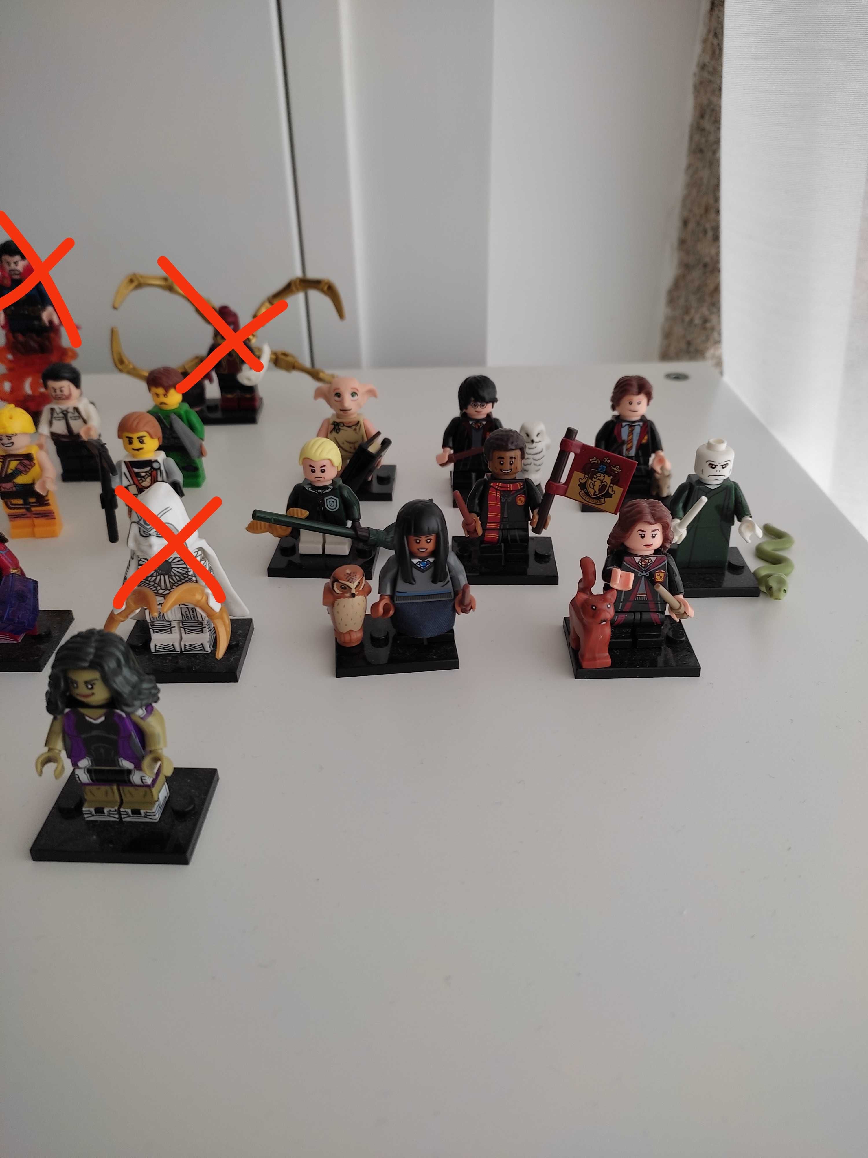 22 Minifigures LEGO