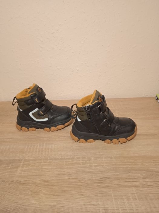 Зимове взуття для хлопчика.