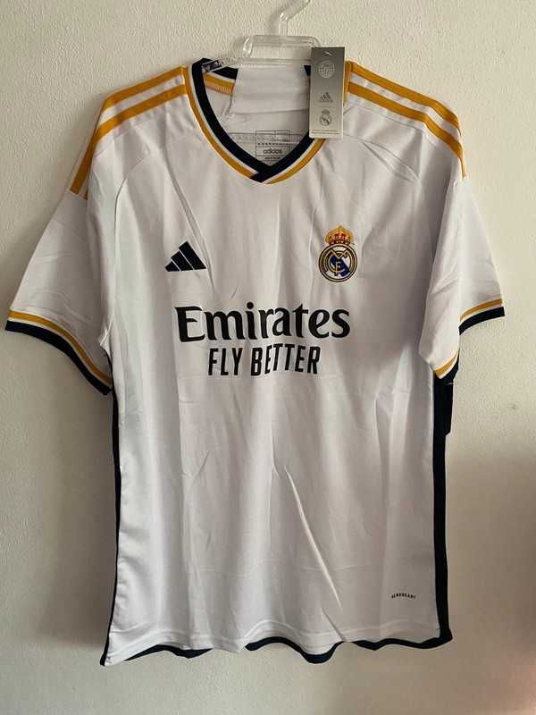 Equipamento principal do Real Madrid época 2023/24