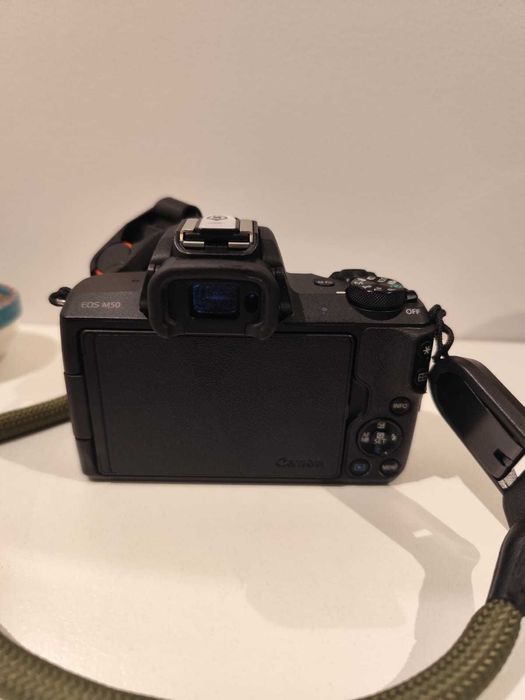 Reservado CANON M50 + adaptador EF-EOS M
