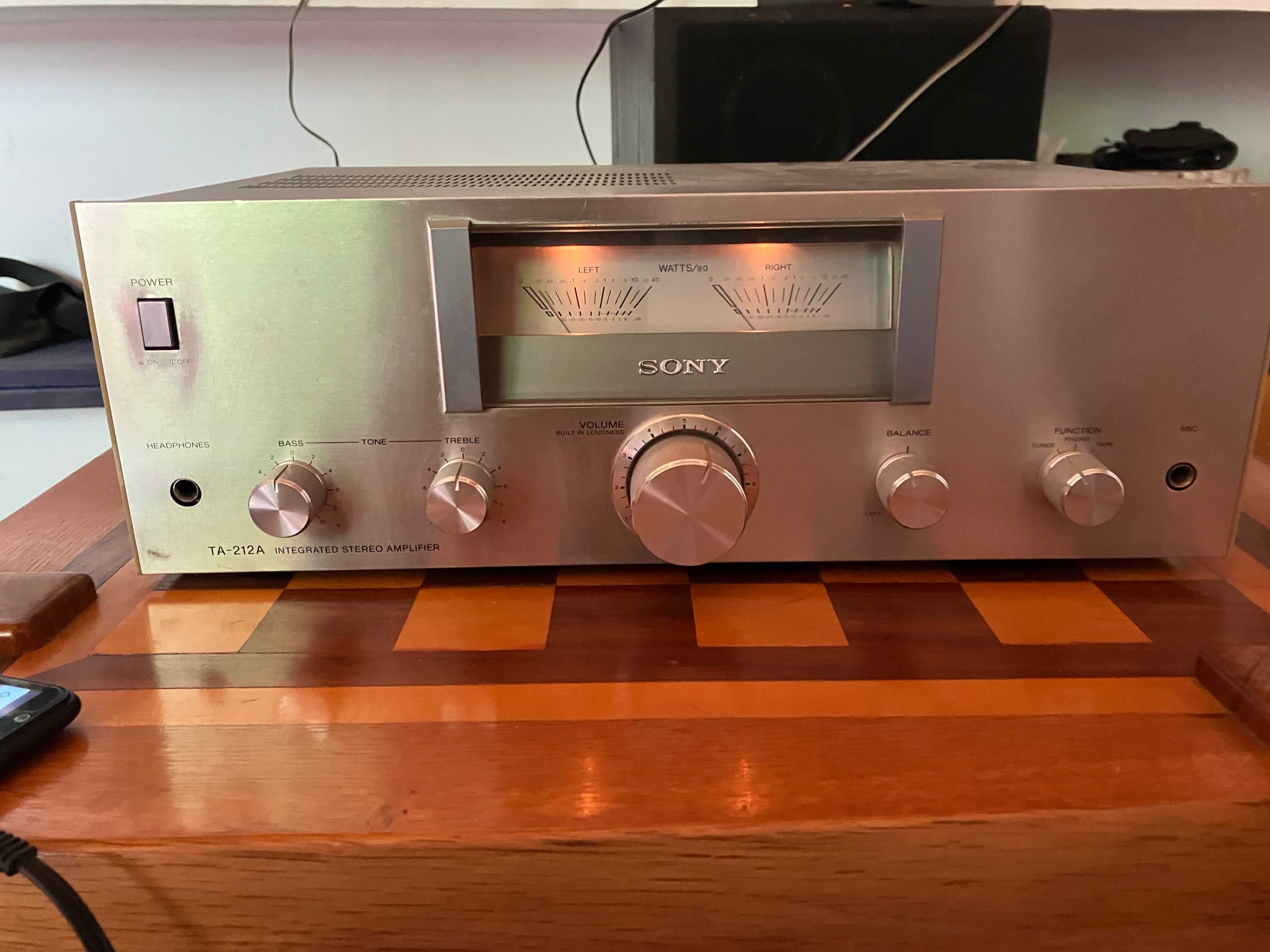 wzmacniacz stereo vintage Sony TA 212A